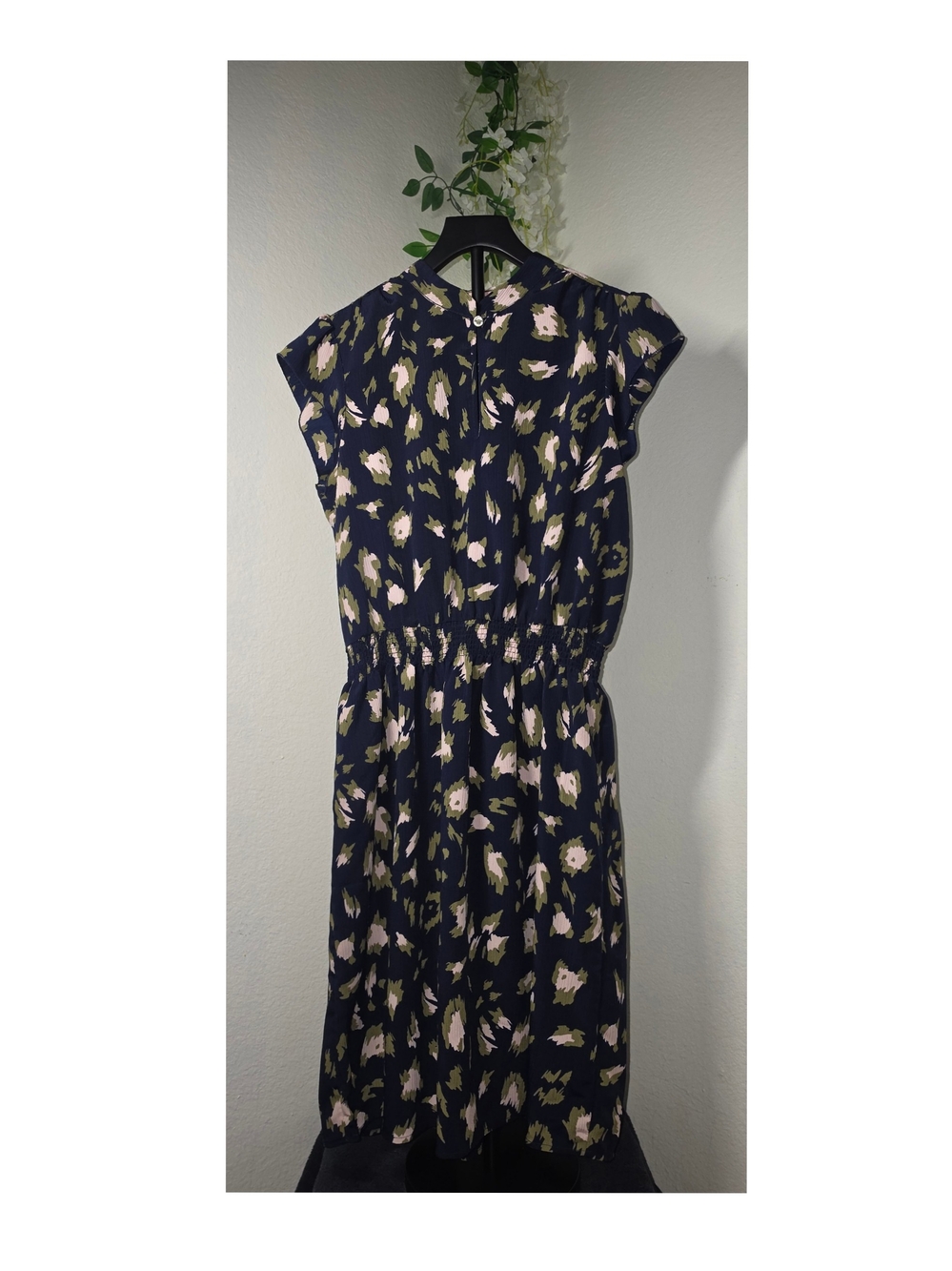 Juicy Couture Navy Floral Elastic-Waist Midi Dress with Pale Pink Accents